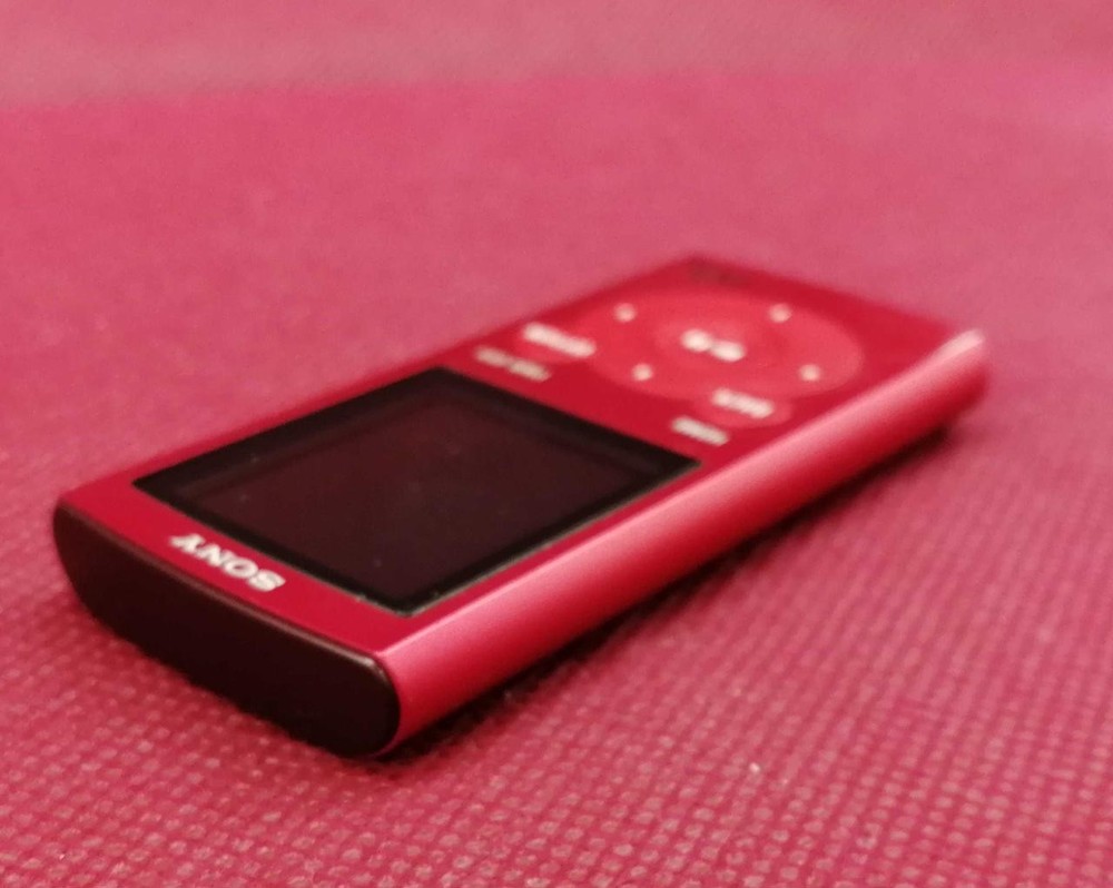 WALKMAN Model NW E063 SONY