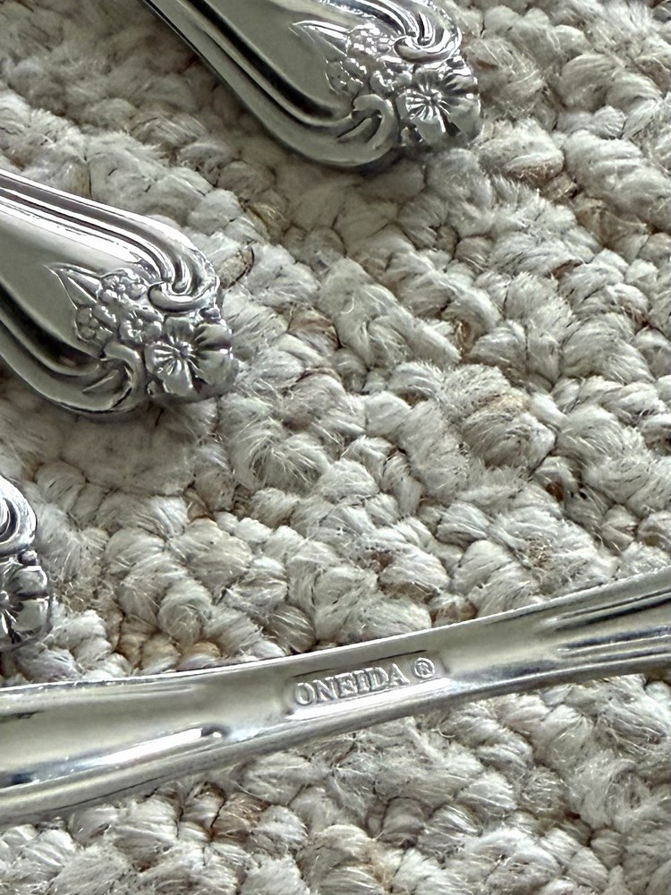 Oneida Boutonniere Mixed Flatware 22 pc Set
