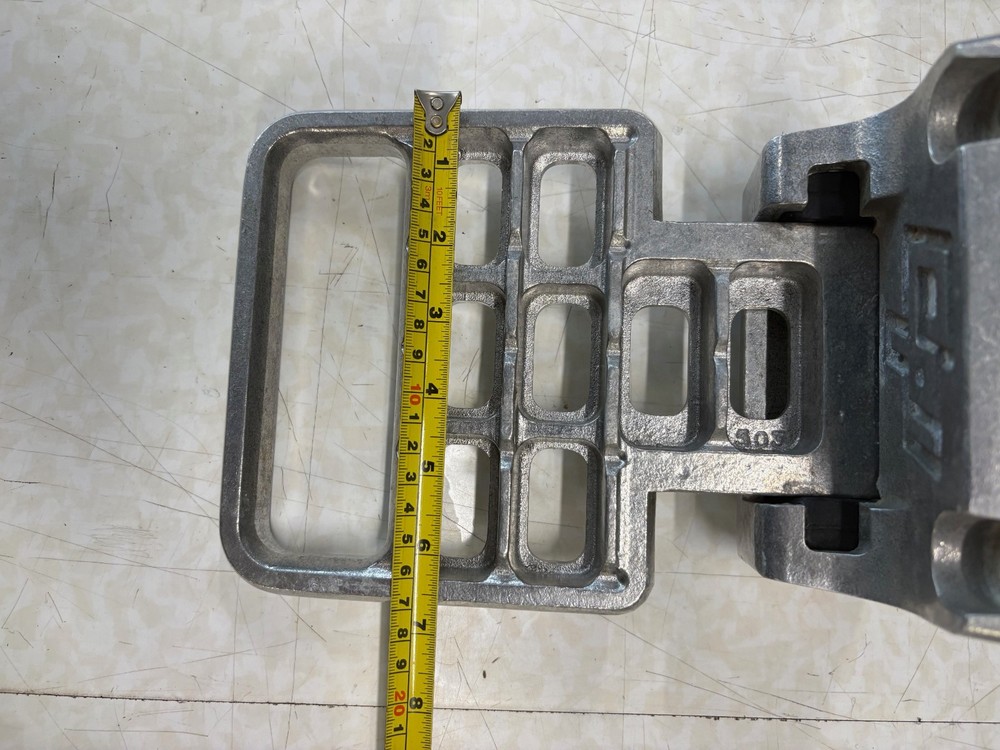 HD CAST ALUMINUM FOLDING STEP