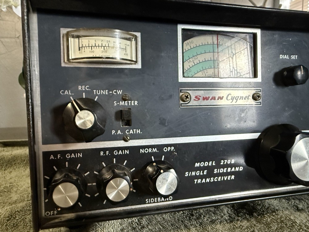 Swan Cygnet Model 270B Transceiver Untested