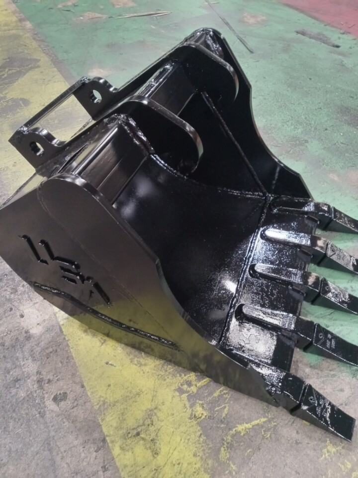 24 Inch Mini Excavator Bucket Fits Bobcat E35 Quick Attach
