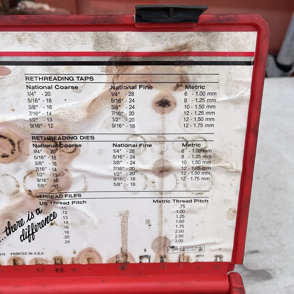 SNAP-ON - RTD40 - RETHREADING SET -W/Red Hard Case - Missing 3 pcs