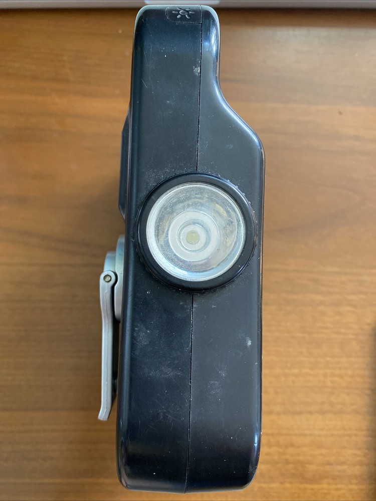 Radio Shack Dynamo Radio Windup Flashlight