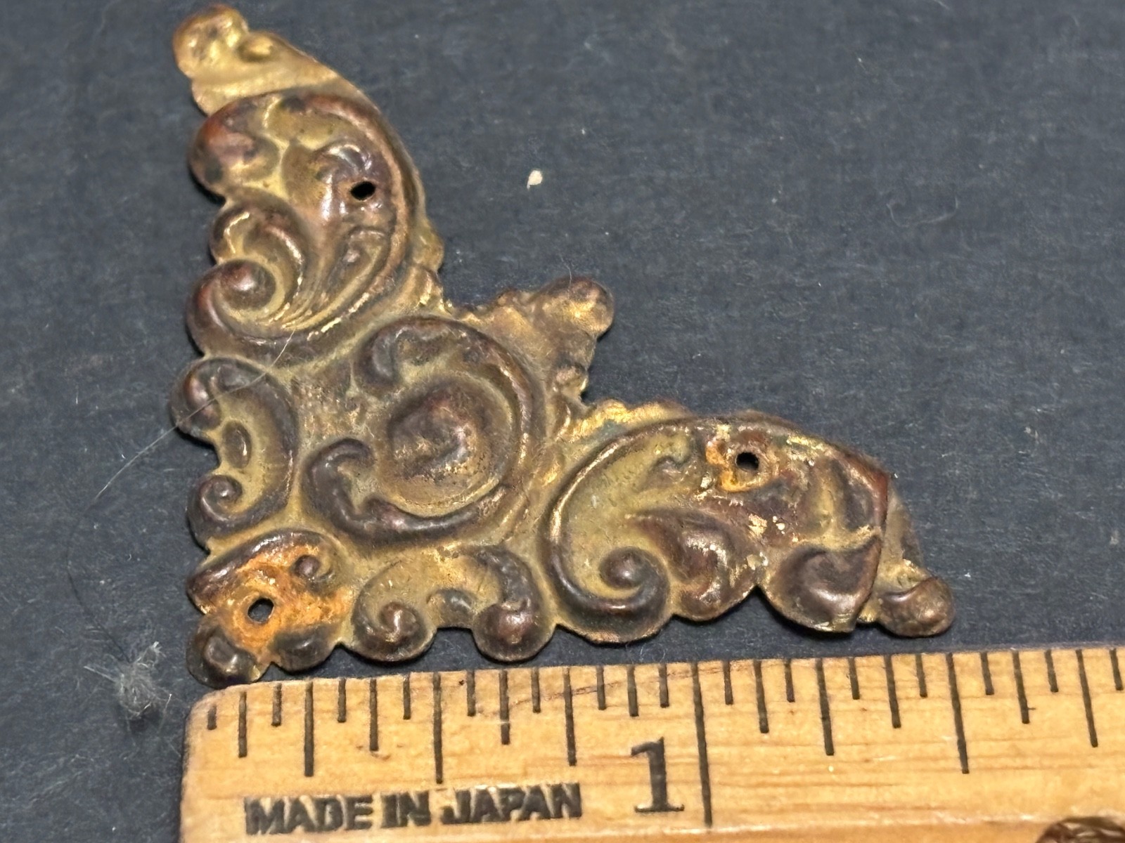 4 Decorative Antique Pressed Brass CORNERS Embossed Picture Frame Embelishments