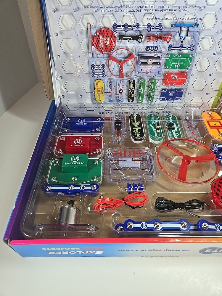 Snap Circuits SC-100 Electronics Exploration Kit, Over 100 Projects NEW Open Box