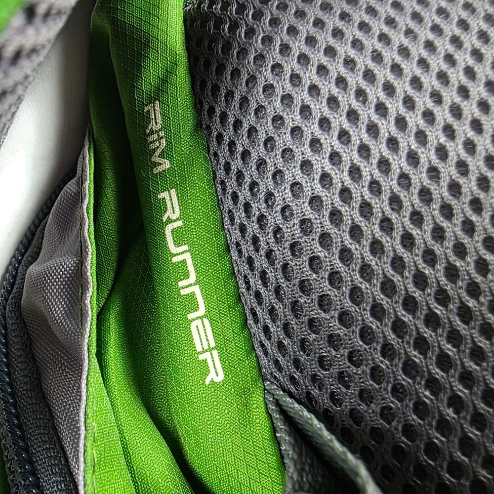 Camelbak Rim Runner Hydration Backpack Green Lightweight Hiking Pack Camping
