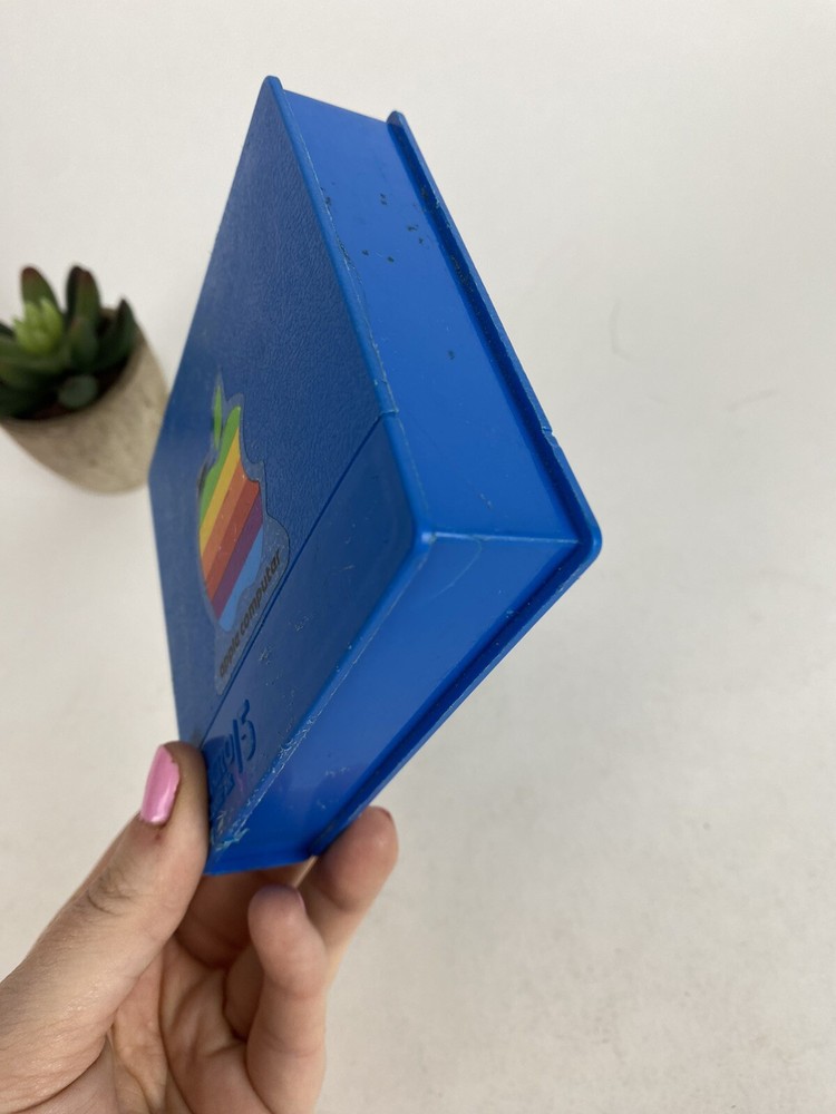 Apple Computer Micro/5 3.5" Disk Diskette ComPak Case Blue Plastic