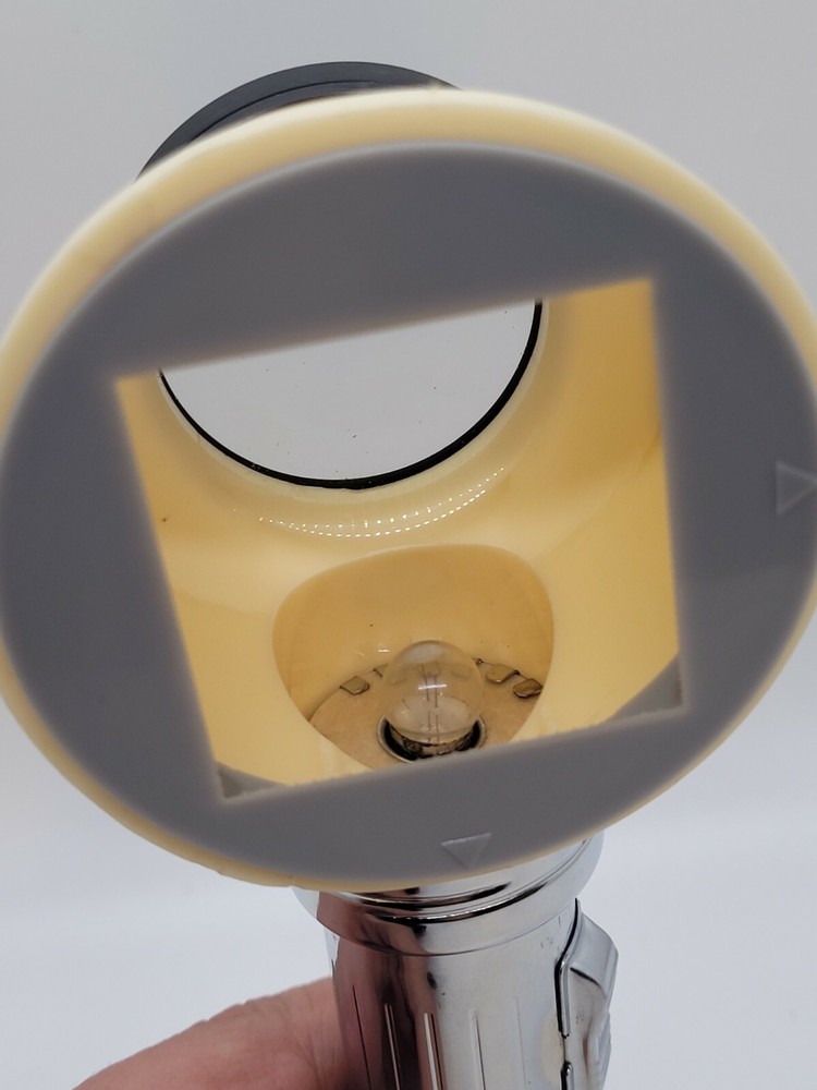 Alcron Illuminated Magnifier