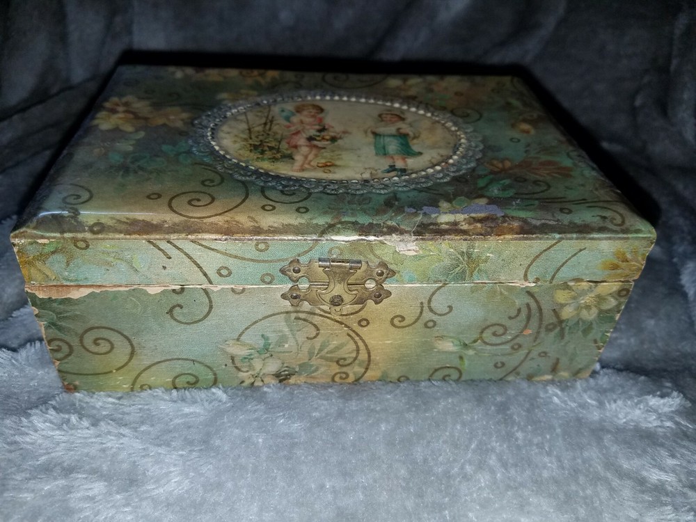 Vintage Victorian Vanity Box