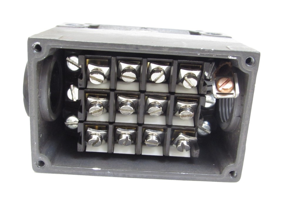 BALLUFF B3-D12-61-12 LIMIT SWITCH ***XLNT***