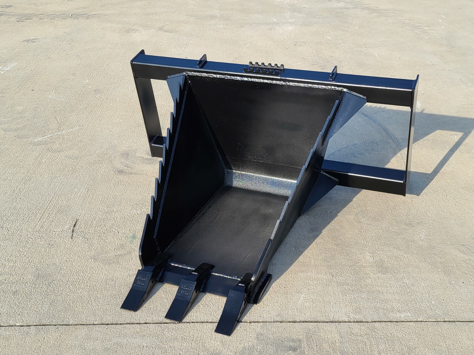 HD Stump Bucket For Skidsteer/tractor