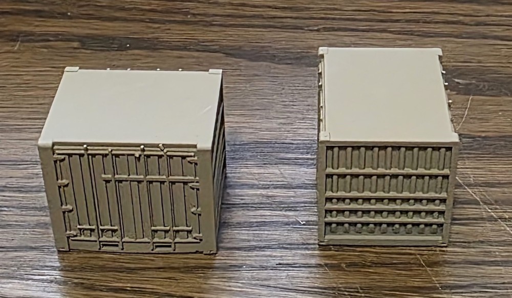 One 1/87 HO scale 10' cargo container, desert tan