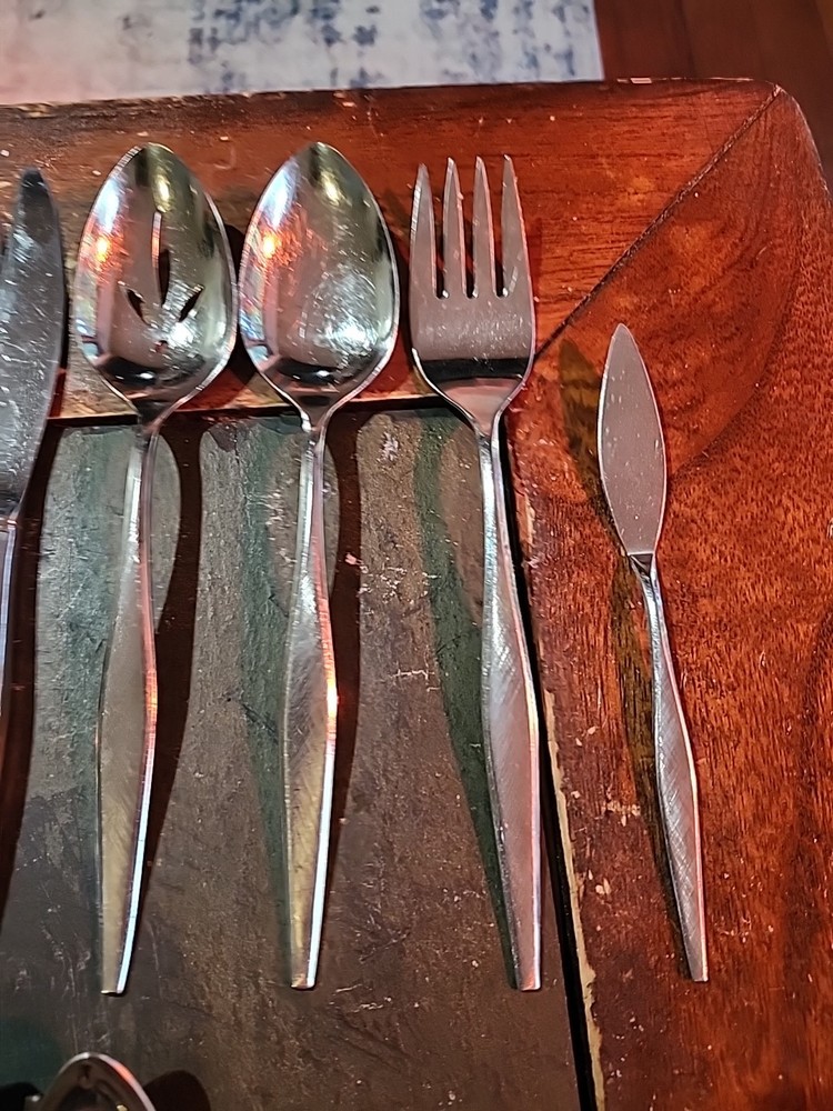Oneida Windrift Stainless Flatware Set 29 Pc.