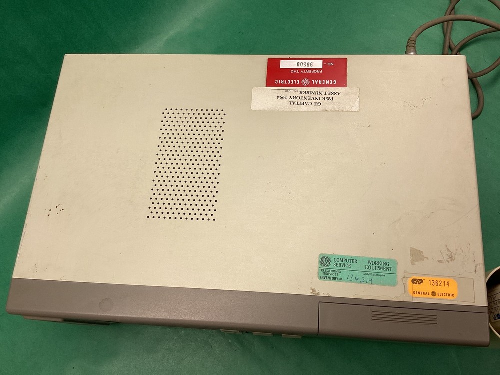 Minolta CA-100 CA100 CRT Color Analyzer with probe - POWERS ON - UNTESTED