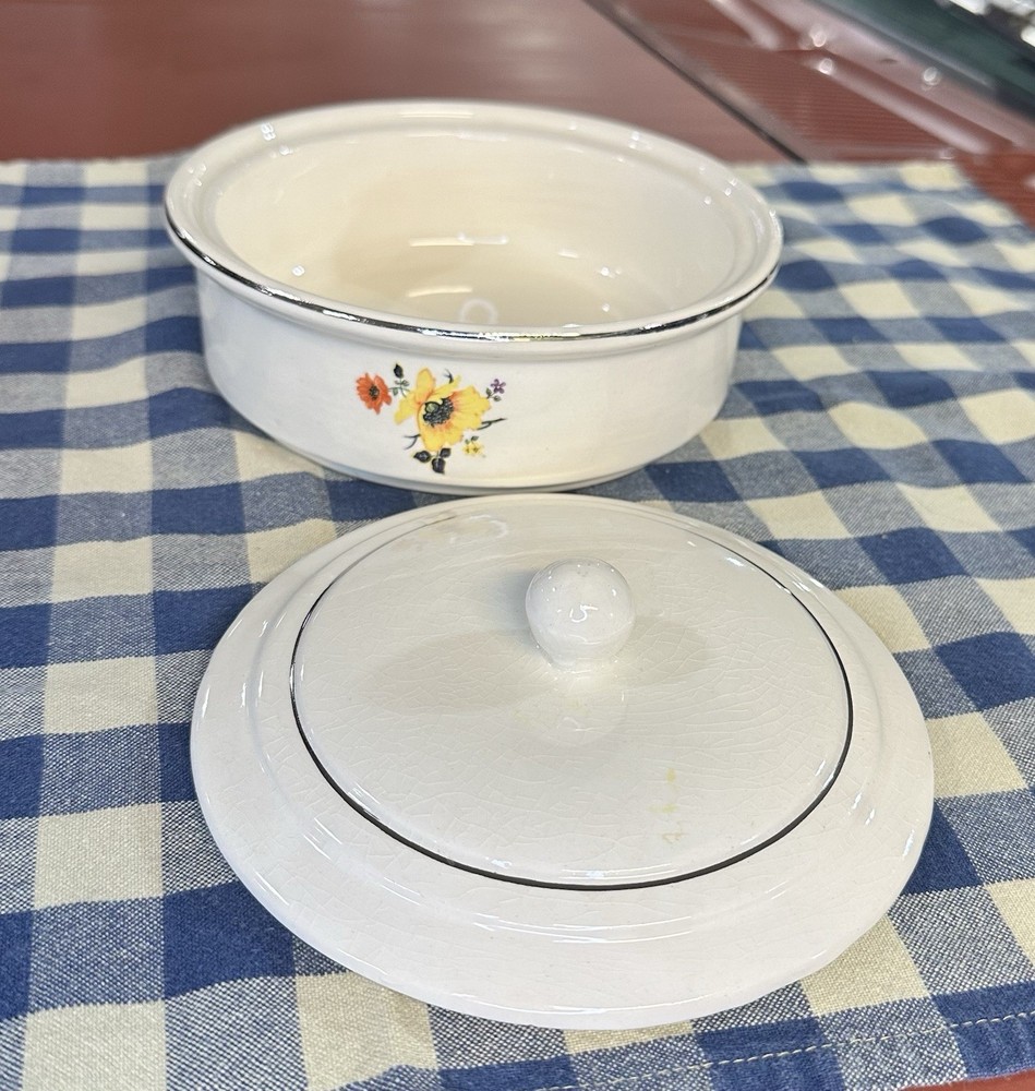 Small Vintage Bakeware With Lid