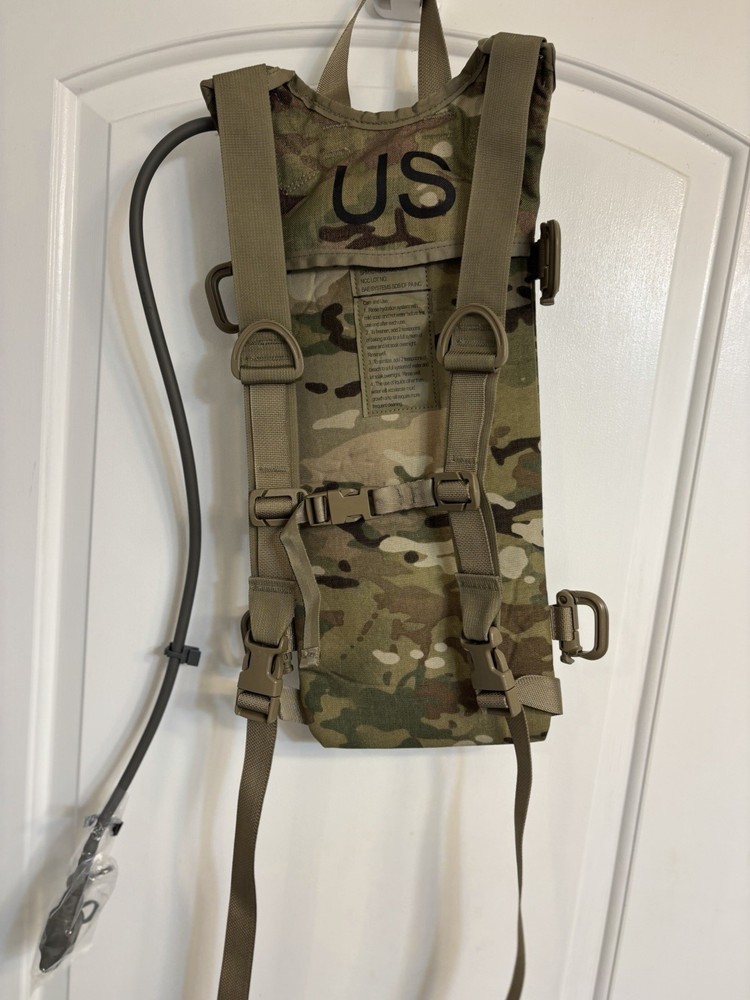 US Army Issues Molle 11 Hydration System Carrier - New