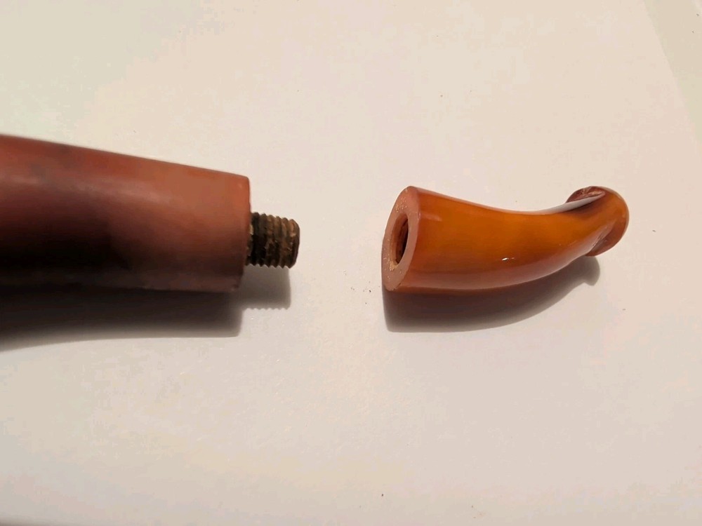 amber pipe Stem sherlock holmes? With Case