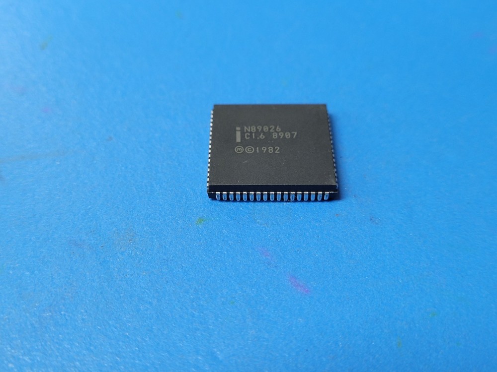 (1 PC) N89026 INTEL IC MODEM CHIP PLCC-68