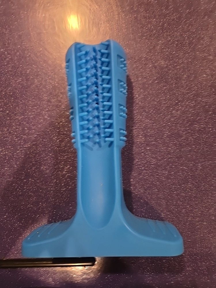 Dog Chewing Teeth Cleaner