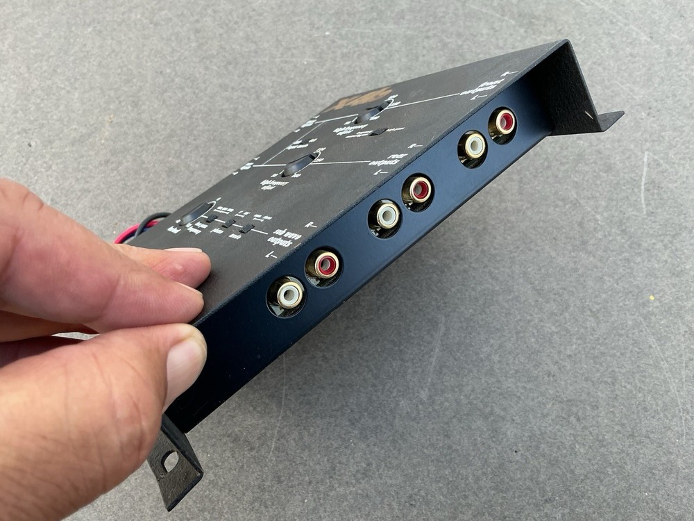 Old School Lanzar X4b — Optically Isolated Constant Bass Processor/Crossover.