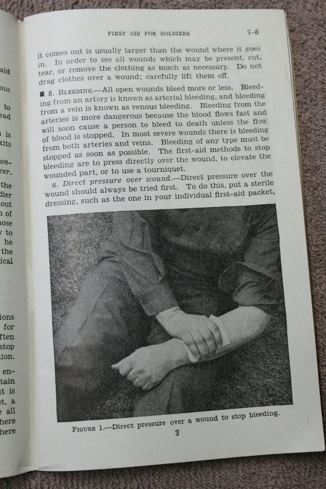 Original WW2 U.S. War Department First Aid for Soldiers Basic Field Booklet,1943
