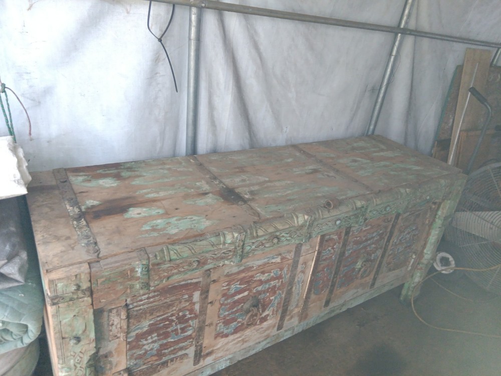 Vintage Trunk/ Buffet Table