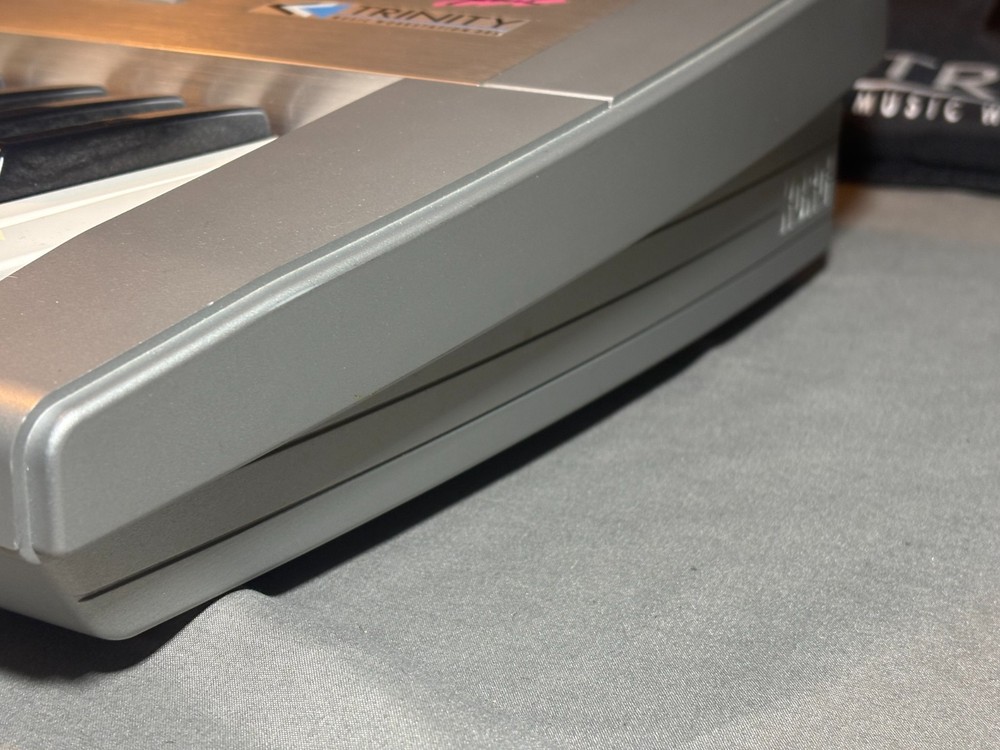 KORG TRINITY Plus 61-Key Keyboard Synthesizer with soft case