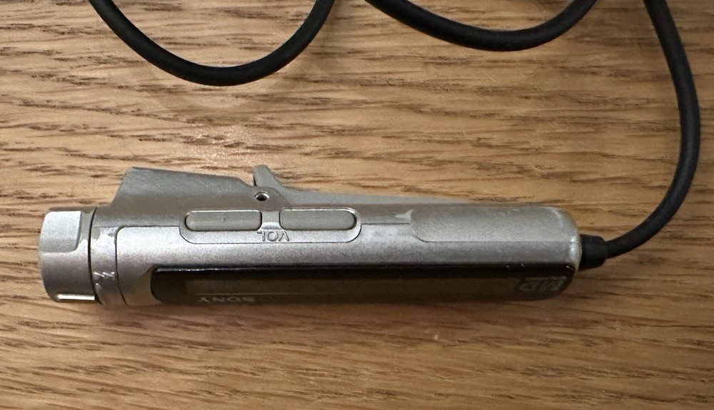 Sony MZ-E35 Walkman Portable MiniDisc MD Player - Please Read