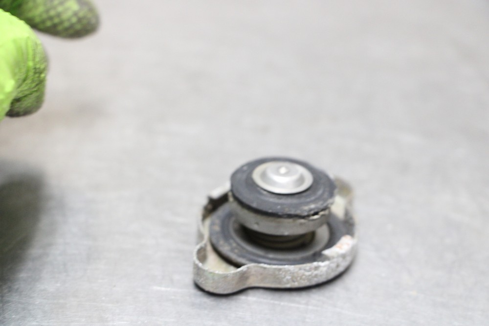 2000 Honda CBR929RR 929RR Engine Radiator Cap