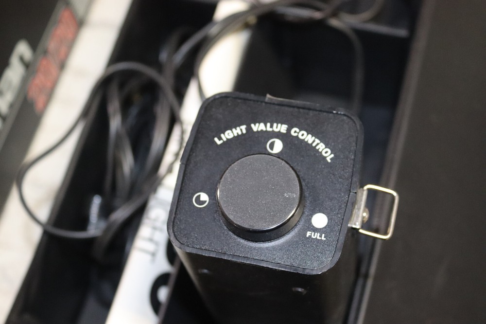 Vintage Capro RL80 Ring Light with case