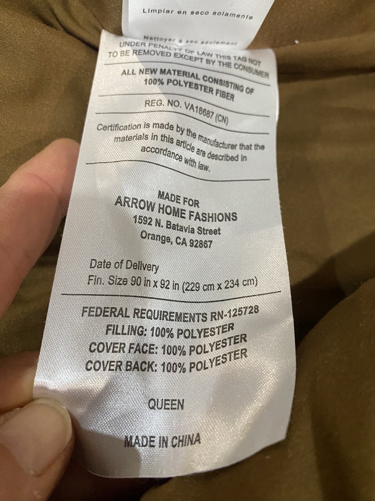 Arrow Queen Comforter Pristine Condition