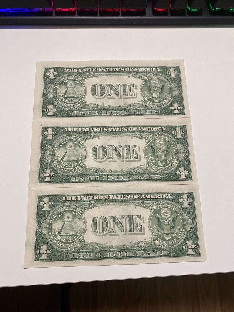 3 consecutive Error 1935E Misaligned Star* $1 Silver Certificate UNC！TOP RARE！