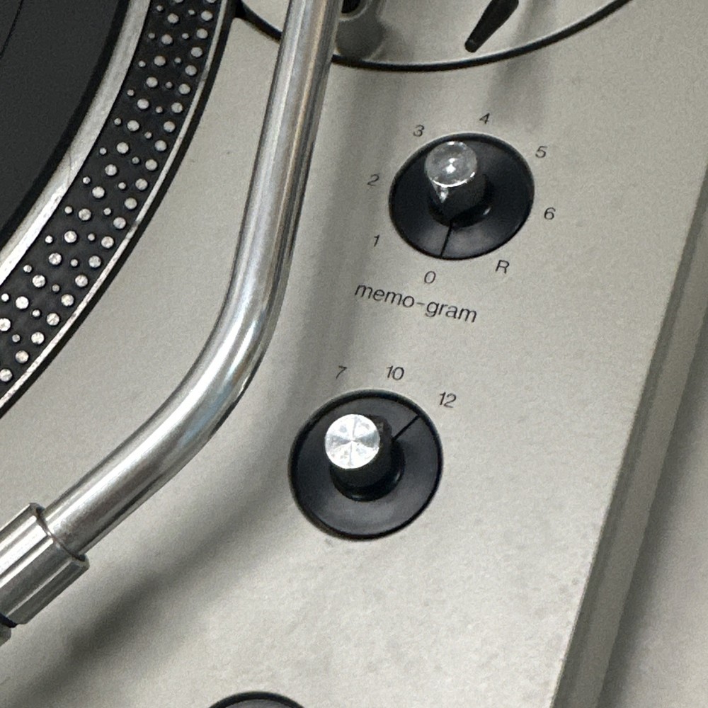 Vintage Technics SL-1650 Direct Drive Automatic Turntable Stacking Spindle READ