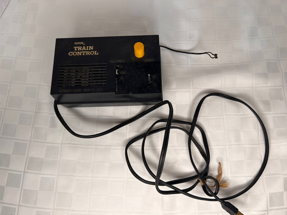 Push Whistle HO Transformer ELDON Model TRAIN CONTROL 12V power pack Untested