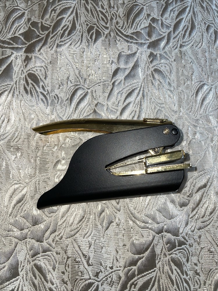 Royal Mark Embossing Tool in VGUC !