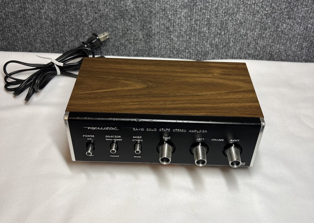 Realistic SA-10 Solid State Stereo Amplifier Model 31-1982B