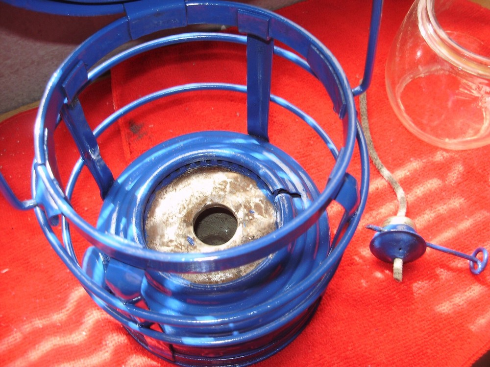 EMBURY MODEL 225 BLUE CONTRACTOR'S LANTERN
