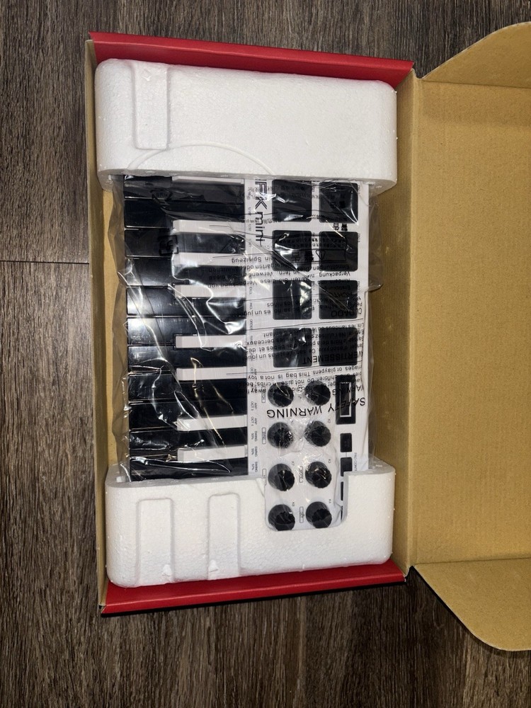 Akai MPK mini Special Edition White 25-Key USB MIDI Keyboard Controller