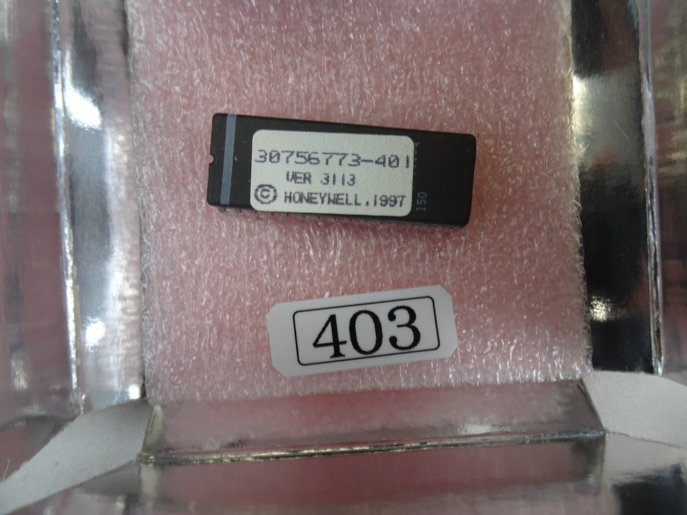 *NOS* HONEYWELL 30756773-401 UDC3000 BASIC CONTROLLER UPGRADE v3113 (403)