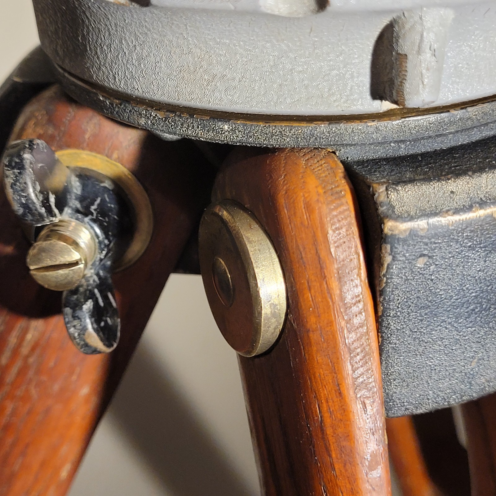 David White Transit W/TRIPOD - CLEAN READY FOR DISPLAY