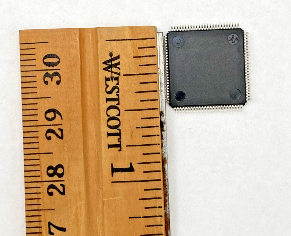 (1) TOSHIBA TMP93CW41DF JAPAN MICROCONTROLLER