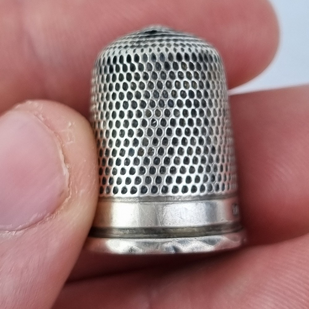 Antique Solid Silver Thimble Birmingham 1885 Thomas Oakley