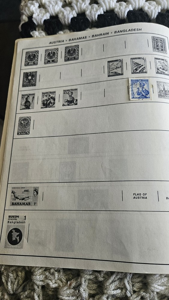 Monarch World Stamp Album Stamp Book With Stamps