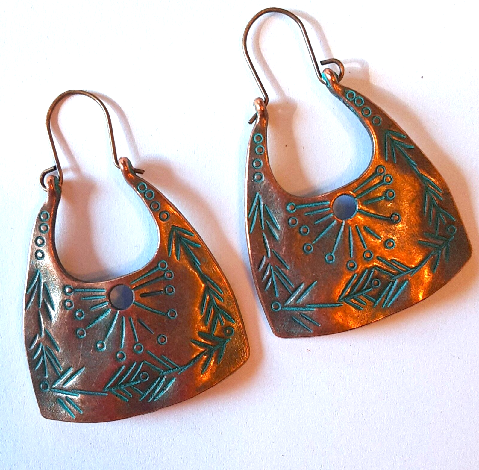 SOUTHWESTERN DESIGN Aged Copper look earring "U" HOOK artisan