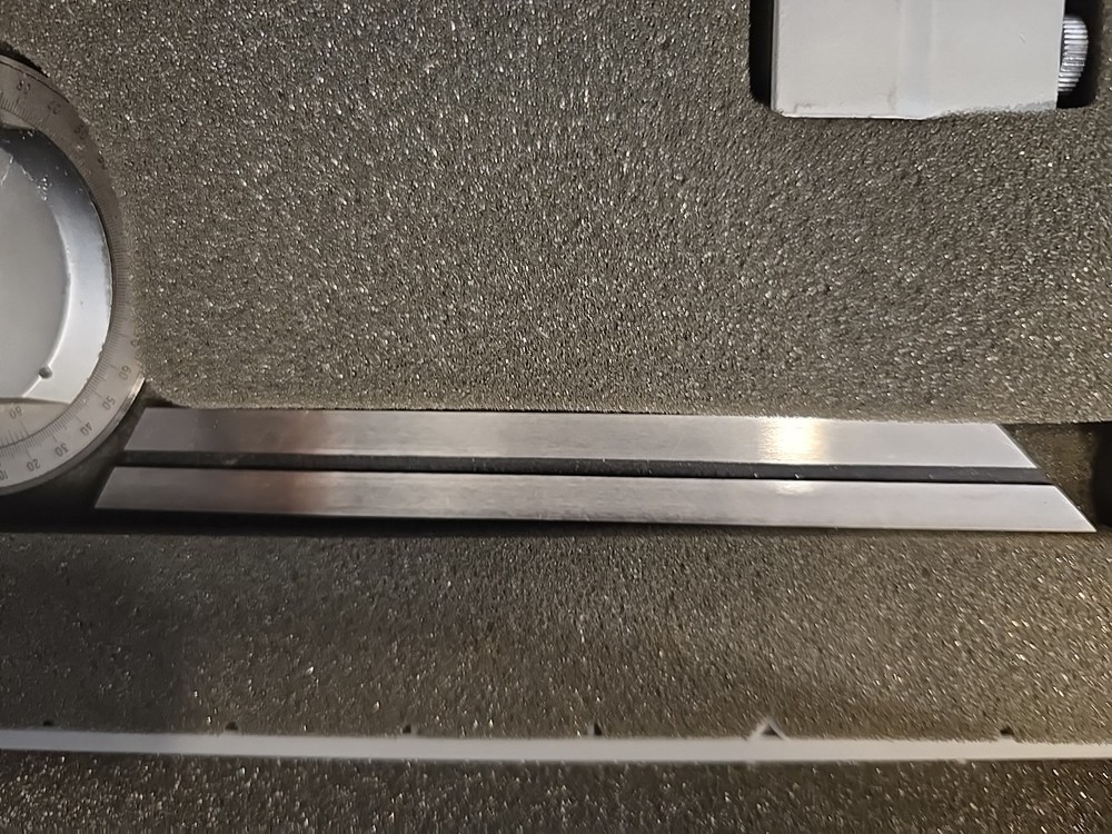 Mitutoyo Universal Bevel Protractor Model 6" Blade w/ case