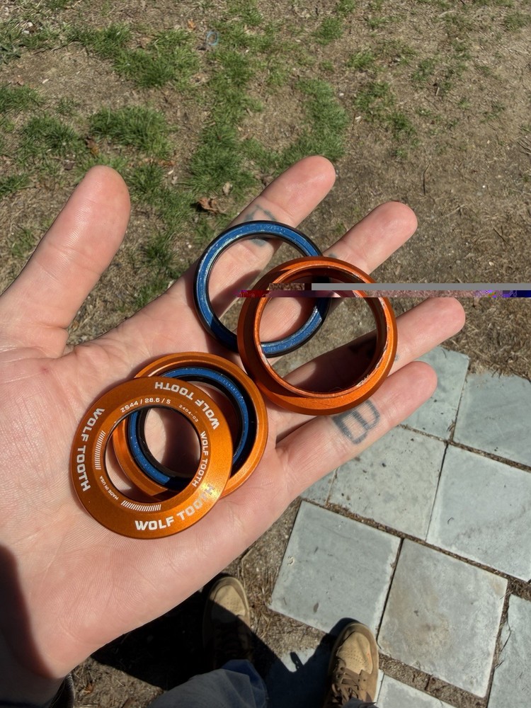 Wolf Tooth performance EC44/ZS 44 headset