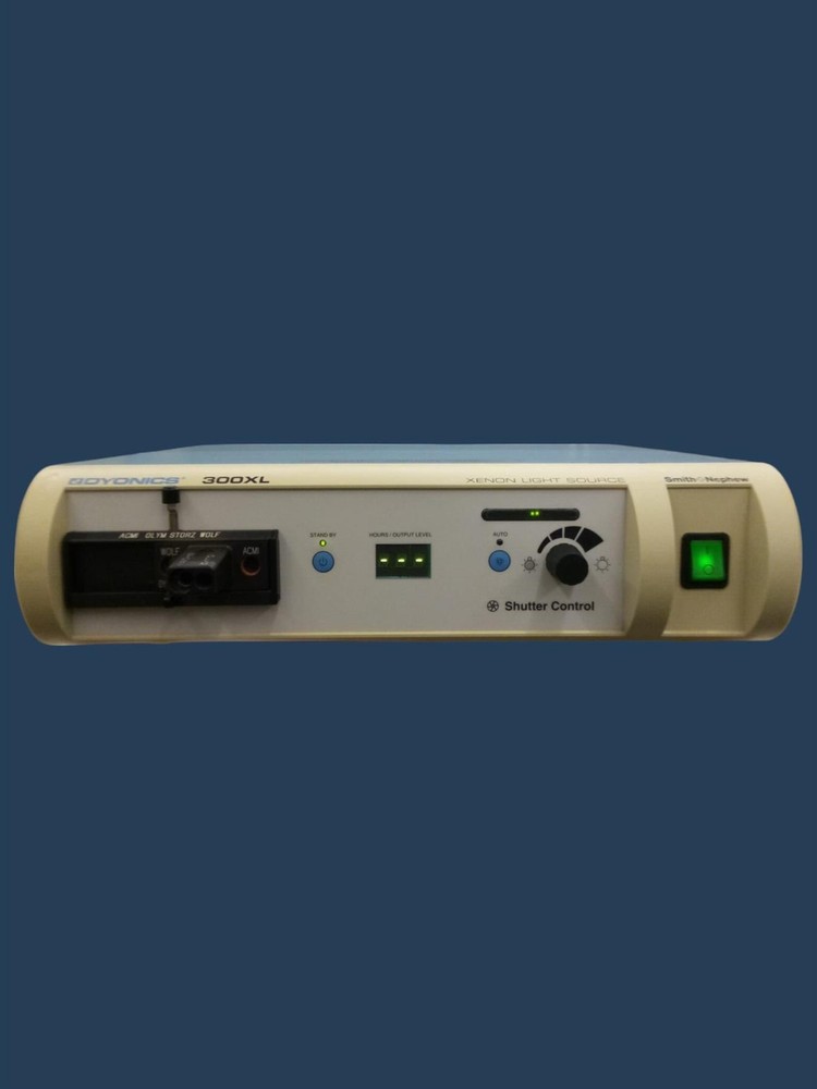 Smith & Nephew Dyonics 300XL Xenon Light Source REF 7206084