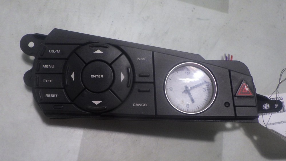 04 CHRYSLER PACIFICA Info Screen 04685904AC