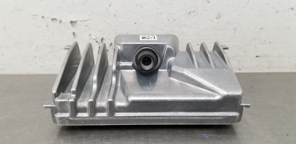 24 CHEVY SILVERADO 1500 FRONT FACING CAMERA WINDSHIELD MOUNTED 85011463