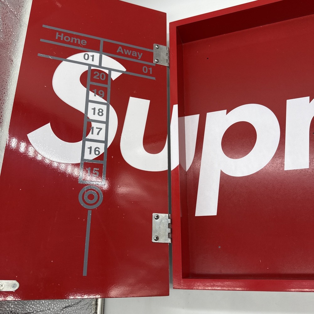 Supreme x Winmau Dartboard Set